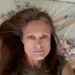 Meet your Posher, Thora